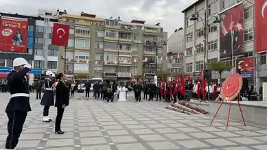 Atatürk'ü Anma Töreni Dört Şehirde Gerçekleştirildi