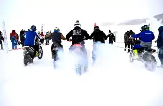 Davraz'da Motosnow Yarışları Heyecanı