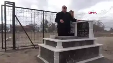 Görme Engelli Adamın Sadık Dostuna Mezarı