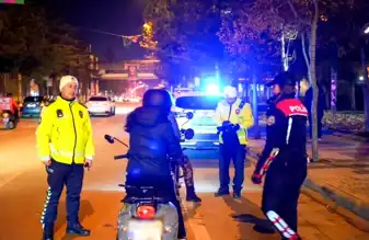Isparta'da Trafik Denetimi: 18 Sürücü Cezalı