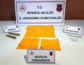 Isparta Gönen'de Uyuşturucu Operasyonu: 2500 Kağıt ve 5 Gram Metamfetamin Elde Edildi