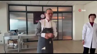 Öğretmenler Günü'ne Özel Lezzet: Gül ve Elmalı Çikolata