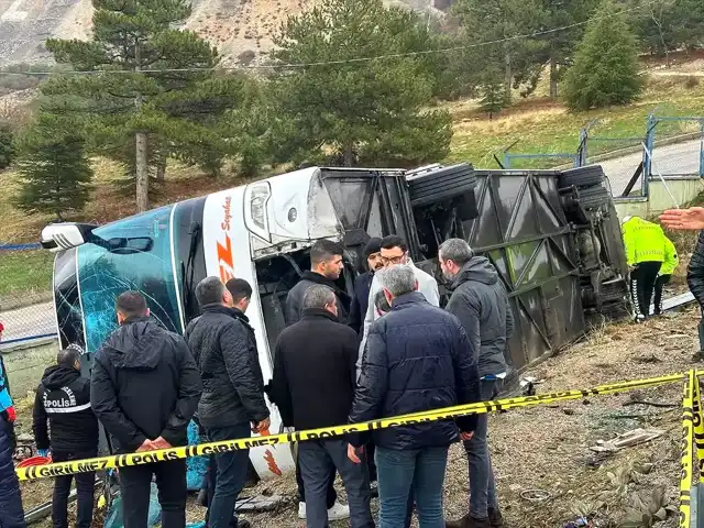 Eğirdir'de Otobüs Kazası: 1 Ölü, 18 Yaralı
