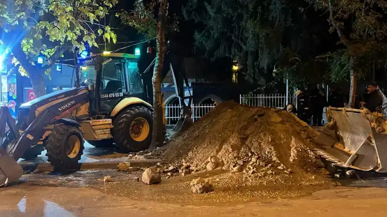 Belediye Üniformasıyla Kaçak Kazı Operasyonu