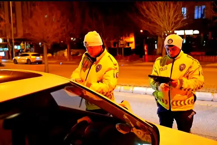 Isparta'da Narkotik ve Trafik Denetimi: 22 Sürücü Ceza Yedi