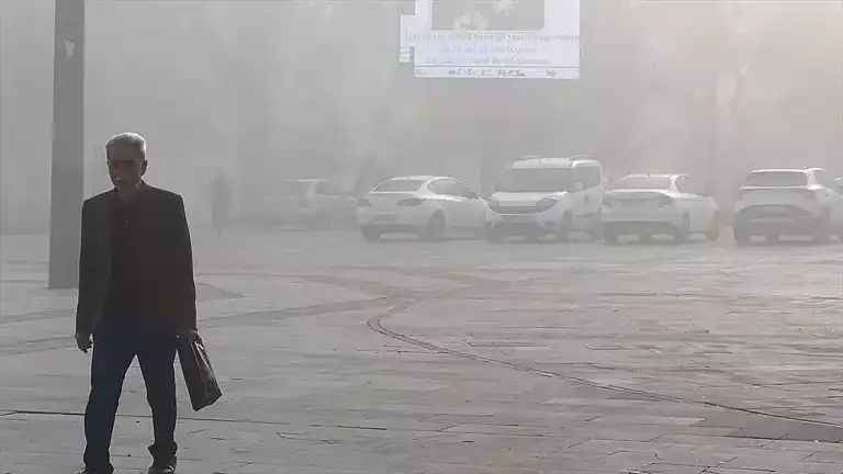 Isparta'da Sis Trafiği Felç Etti
