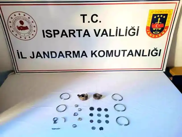 Isparta'da Tarihi Eser Baskını: 200'den Fazla Eser Ele Geçirildi