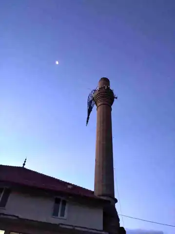 Şiddetli Rüzgar, Köyde Paniğe Yol Açtı