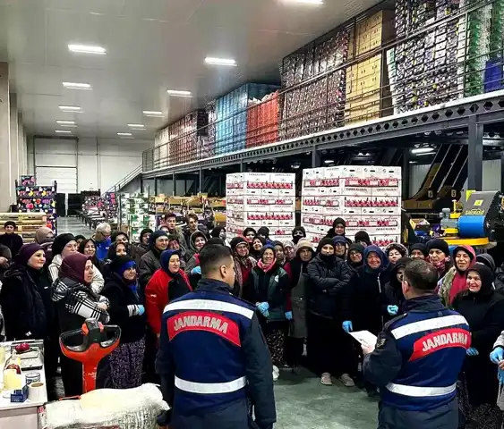 Eğirdir'de Jandarma, Kültürel Mirası Koruma Bilgilendirmesi Yaptı